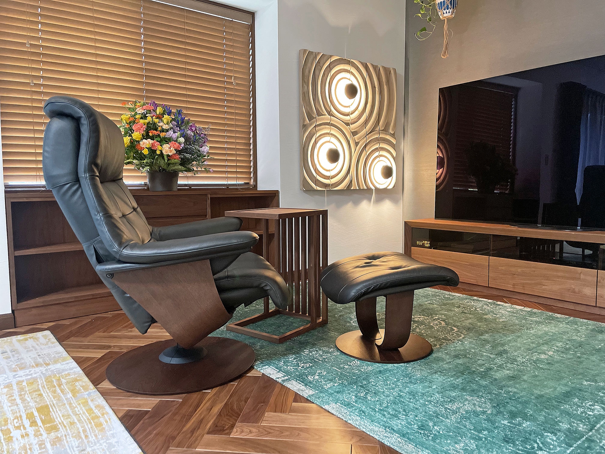 024 . 好きな時間を、好きな場所で