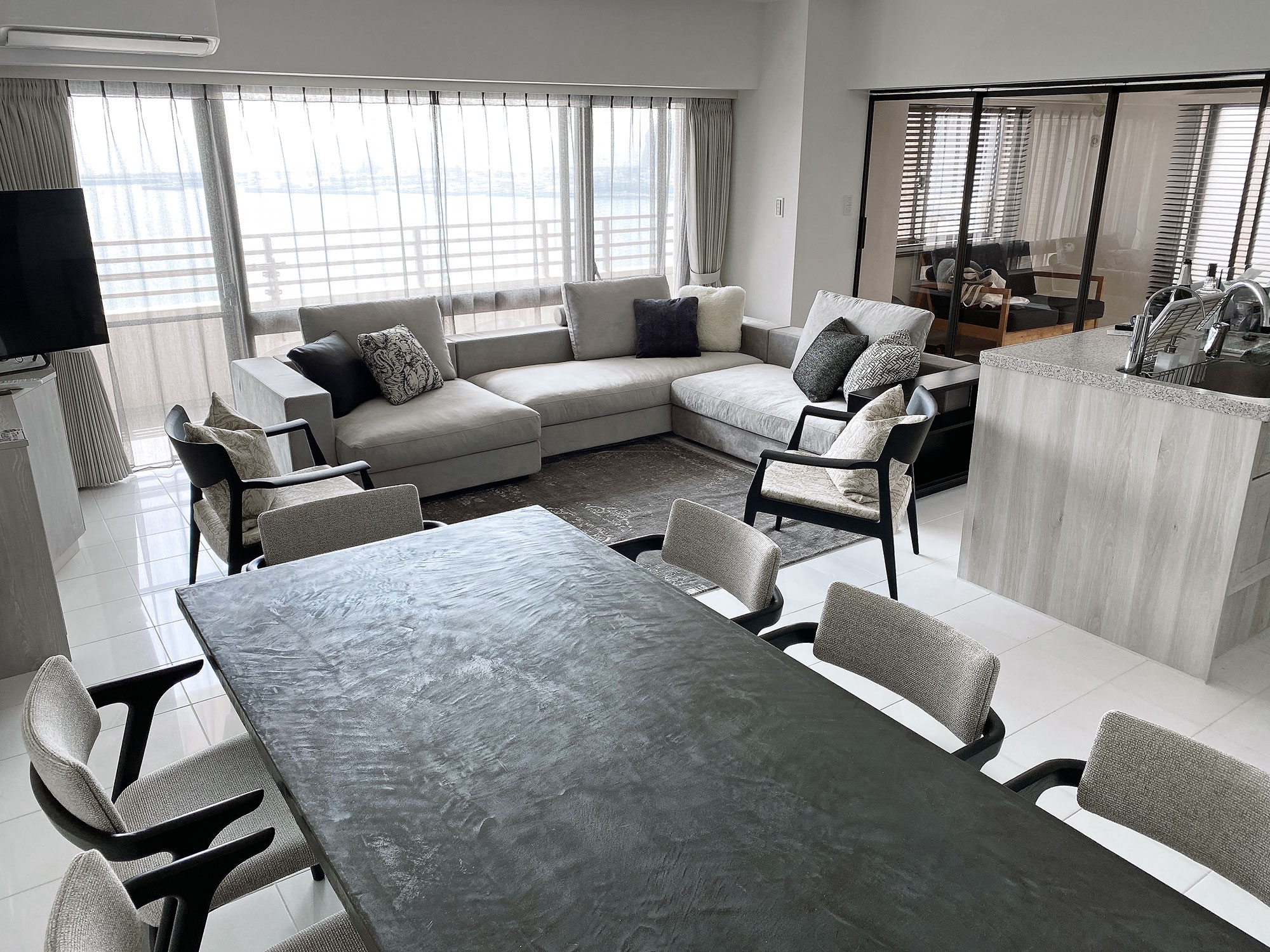 054 . Monotone × Texture