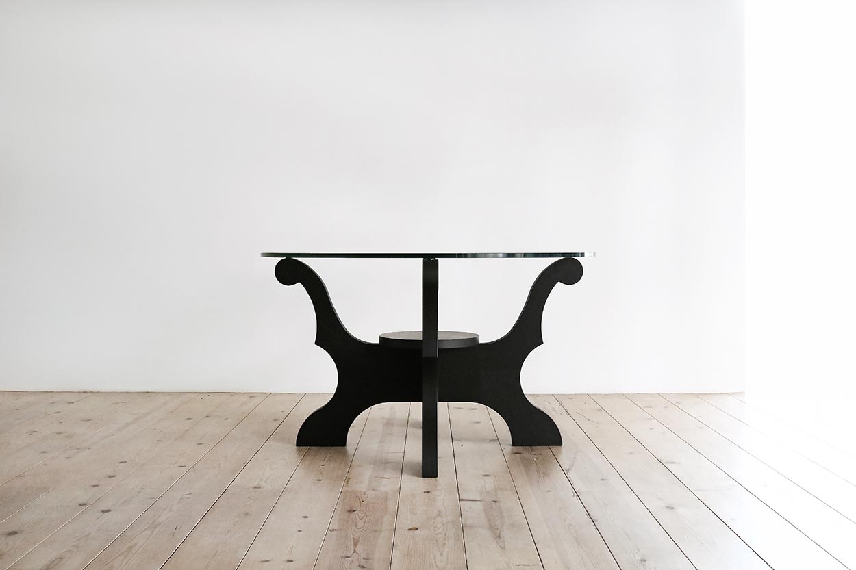 ガラスラウンドテーブル